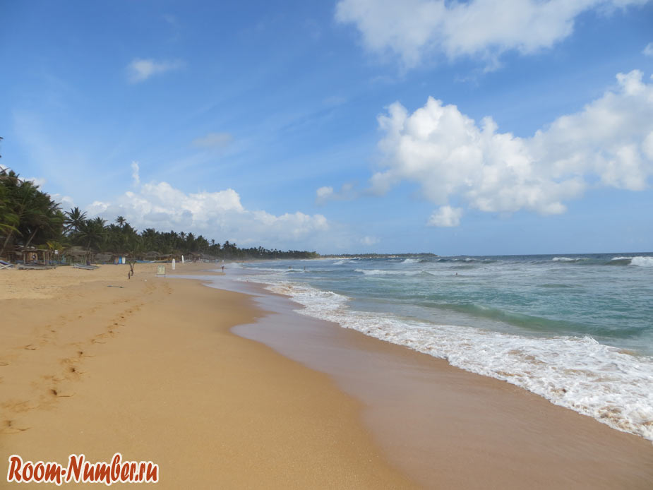 Волны на море в Шри-Ланке