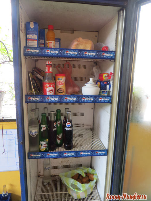Наш холодильник с продуктами на Шри Ланке