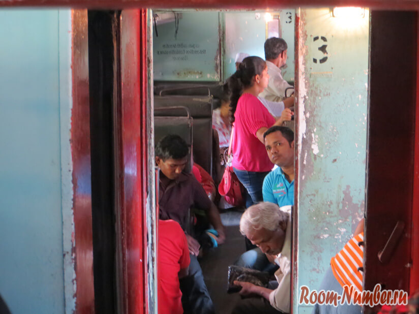 Поезд Коломбо-Канди вагон 3 класса