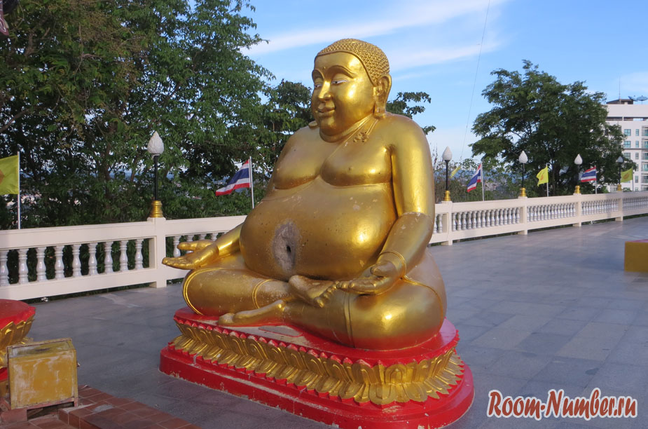 Паттай золотой Будда