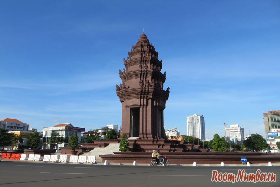 Монументы Пномпеня