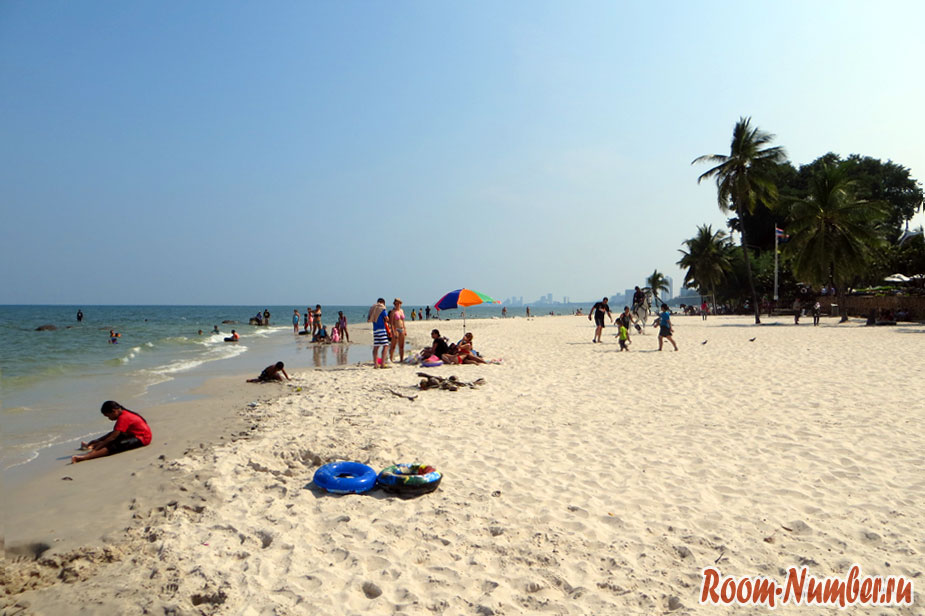 Пляж в Хуа Хине правая часть