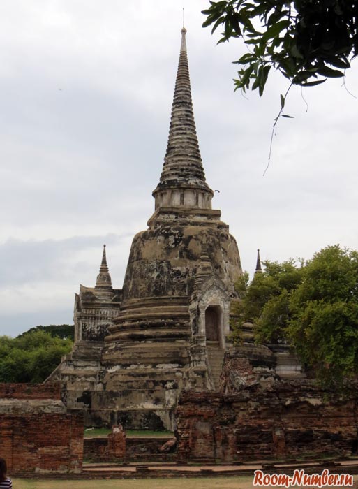 Ват Пхра Си Санпхет храм в аюттайе