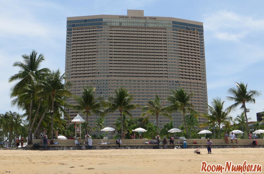 отель ambassador вид с пляжа