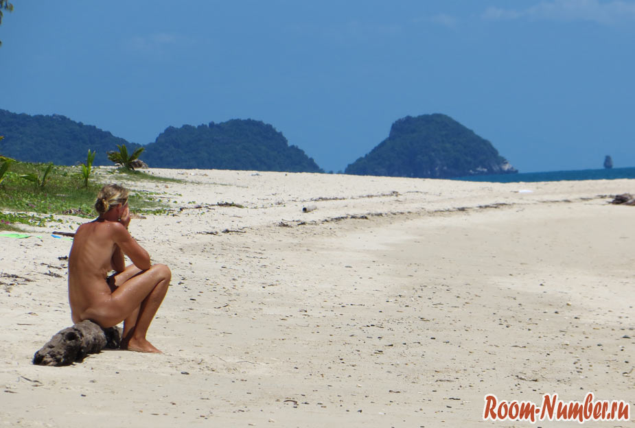 nude-beach-phangan-01