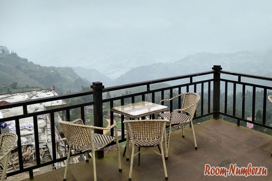 Phuong Nam Hotel. Наш отель в Сапе с панорамной верандой с видом на горы
