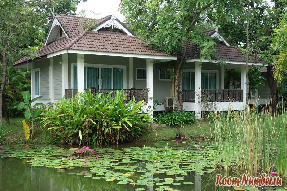 Le Charme Sukhothai Hotel. Наш отель с бассейном возле парка Сукхотай