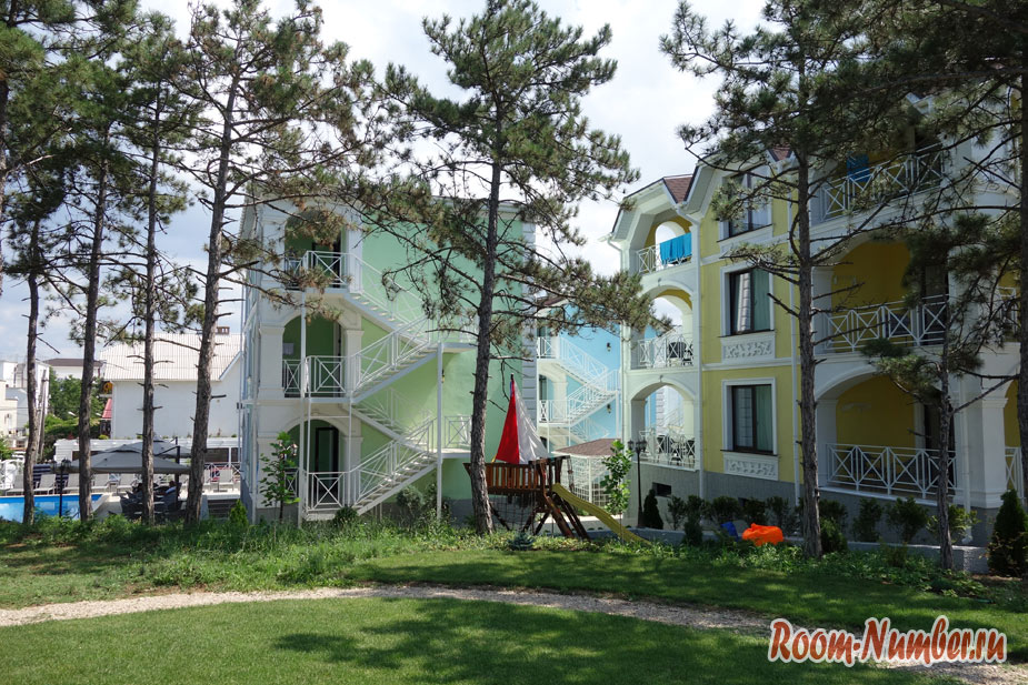 Наш отель Розмарин в Учкуевке. Самое красивое место в деревне