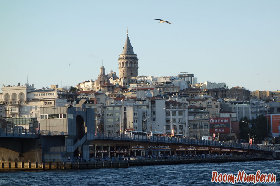 Галатский мост в Стамбуле: встретить закат и посмотреть на чаек
