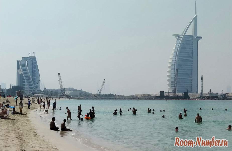 Пляж Джумейра в Дубае (Jumeirah Beach). Пляж, с которого видно отель Парус