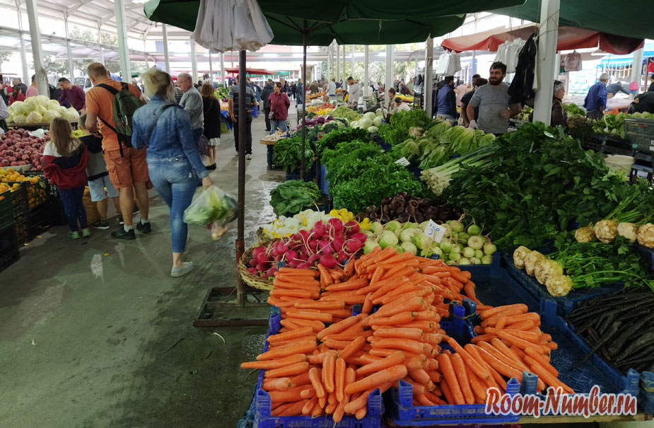 Очень дешевый рынок в Алании в районе пляжа Клеопатры