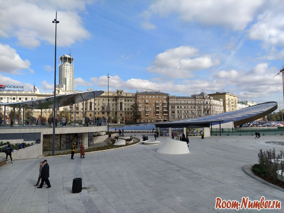 Павелецкая площадь в Москве. Первые фото нового парка перед вокзалом