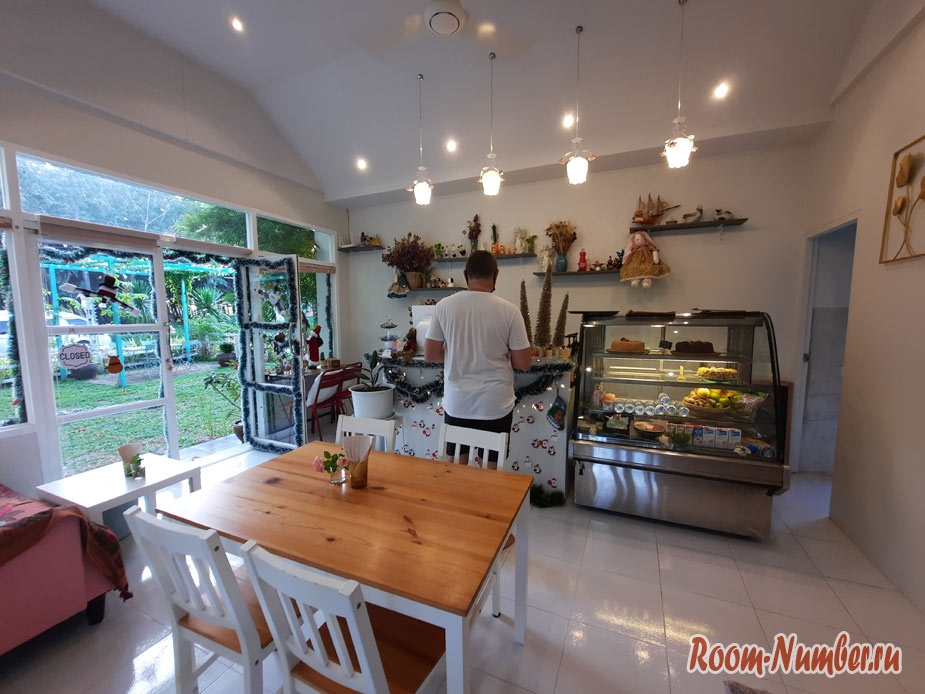 cafe-take-and-wake-phuket-12