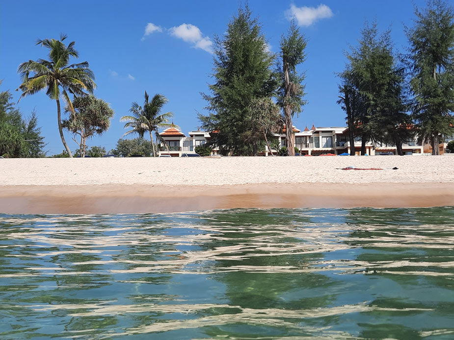 plazh-movenpick-resort-bangtao-13