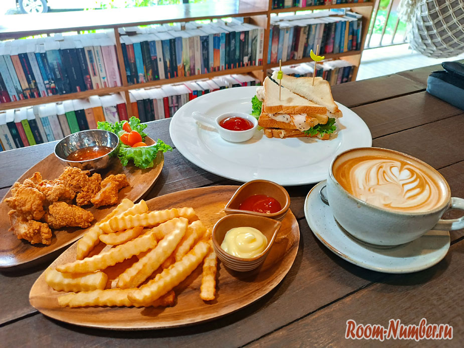 biblioteka-cafe-phuket-10