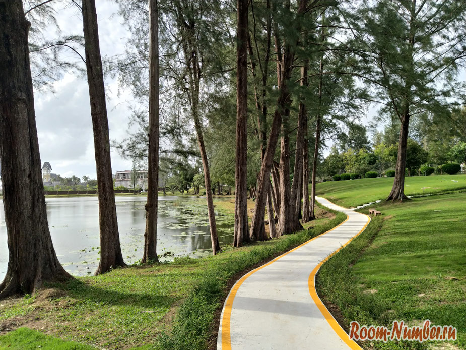 Парк в Лагуне Банг Тао