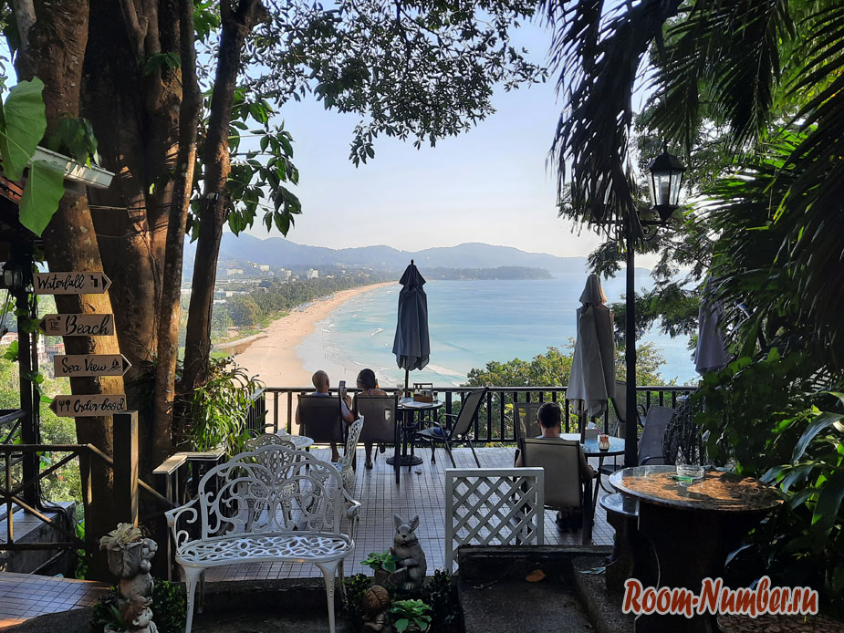 Кафе на Кароне с видом на море On the Hill Karon restaurant