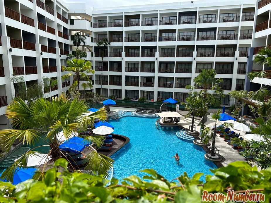 Deevana Plaza Phuket Patong: отель 4 звезды в центре Патонга рядом с пляжем