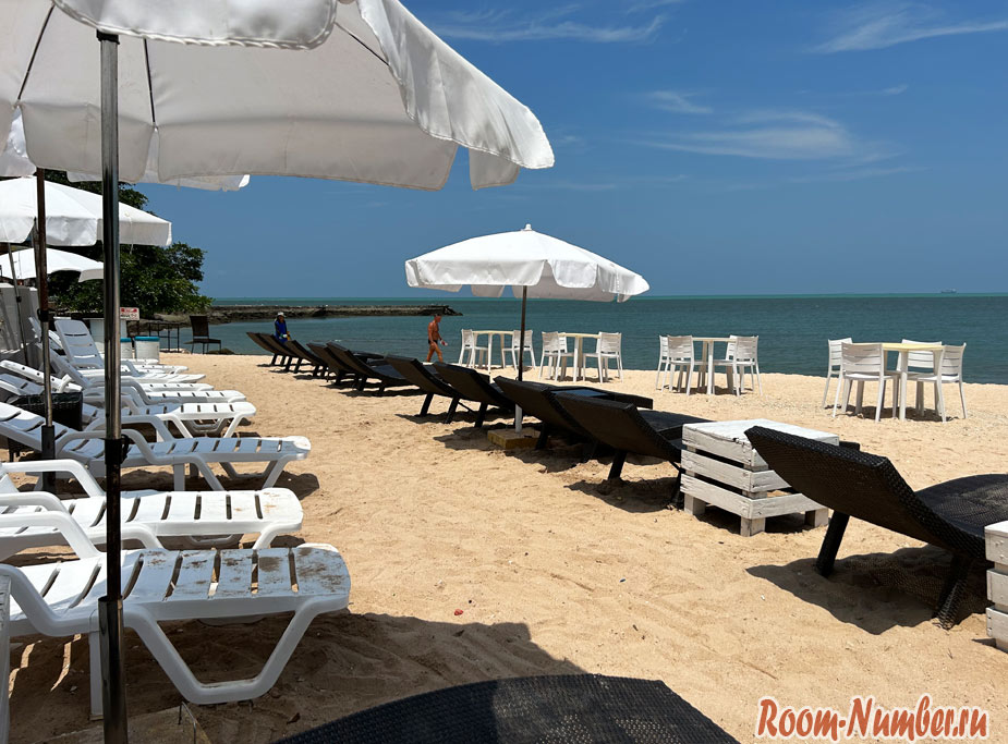 Golden-Tulip-Pattaya-Beach-Resort-obzor-26