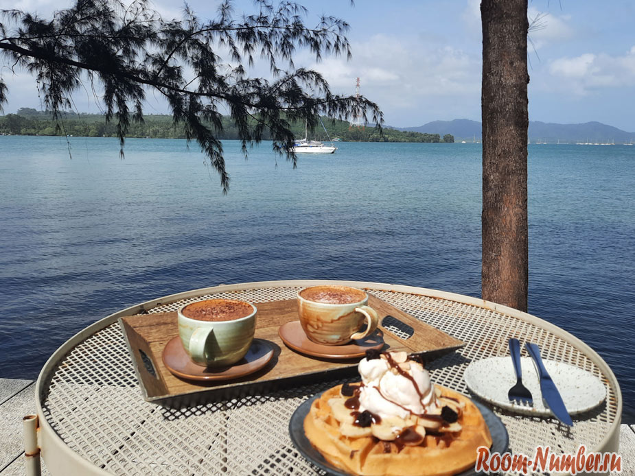 playyard-cafe-phuket-12