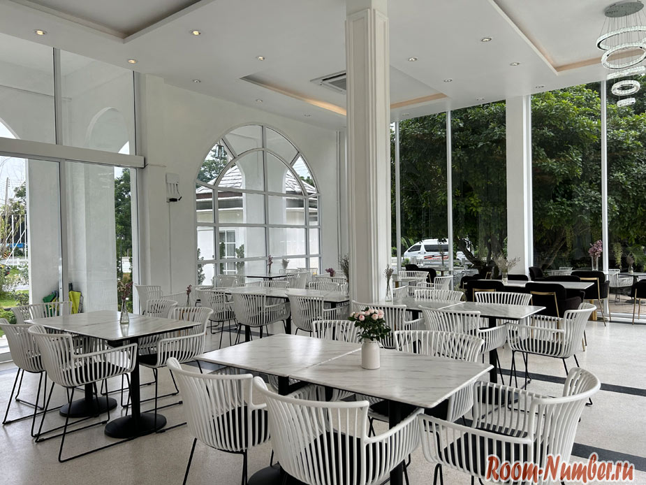 Cloudy-white-cafe-2