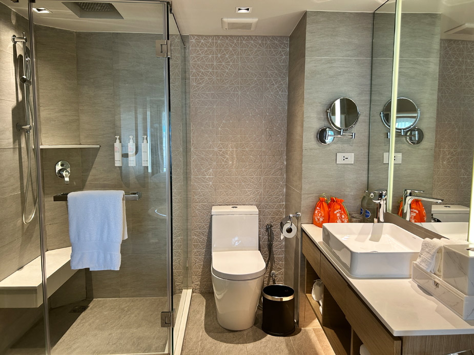 Marriot-Phuket-MerlinBeach-Resort-1
