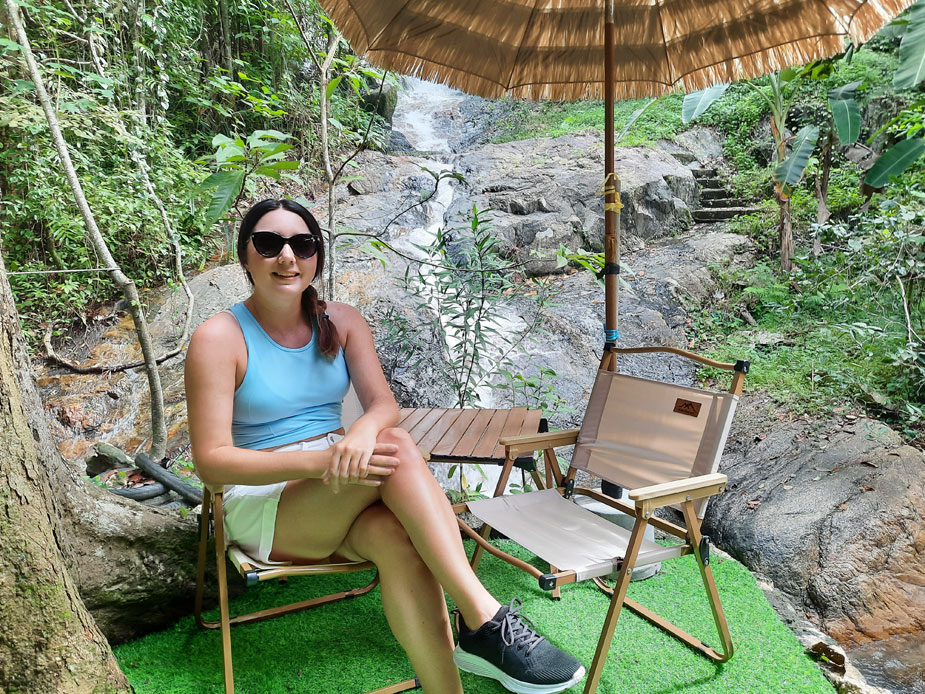 nuatone-cafe-s-vodopadom-1